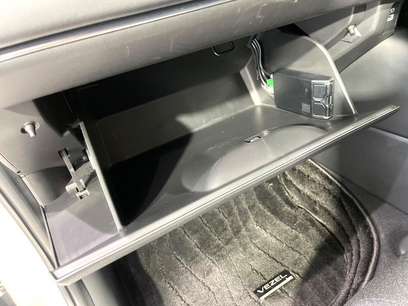 2023 Honda Vezel 6AA-RV5 (UW-6a5d92f7103d9)[18]