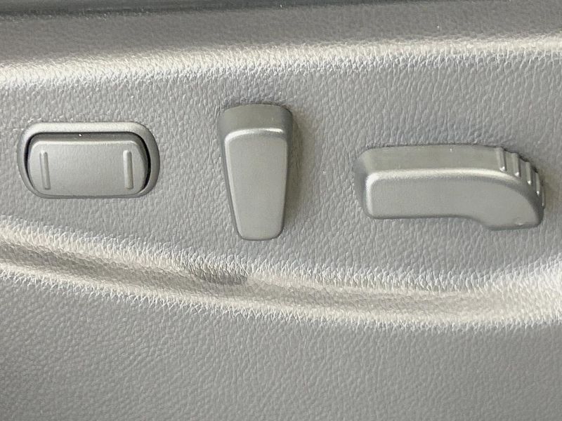 2016 Nissan Elgrand DBA-TE52 (UW-6a5d9325966d2)[24]