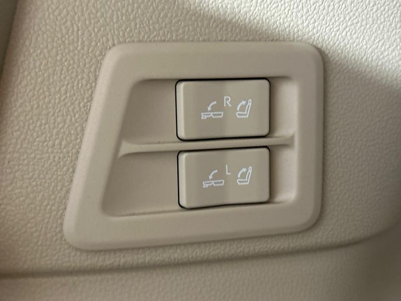 2025 Toyota Land Cruiser 3BA-VJA300W (UW-6a5d93424832e)[24]
