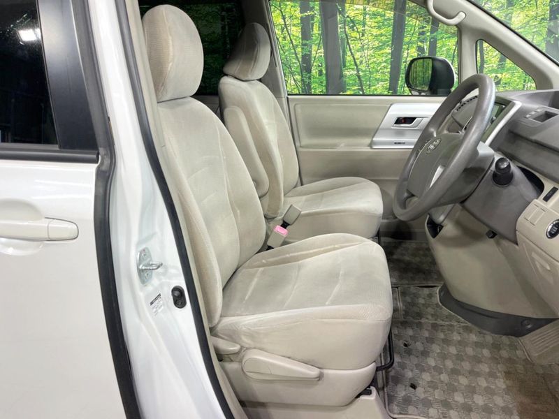 2013 Toyota Noah DBA-ZRR70G (UW-6a5d937650869)[23]