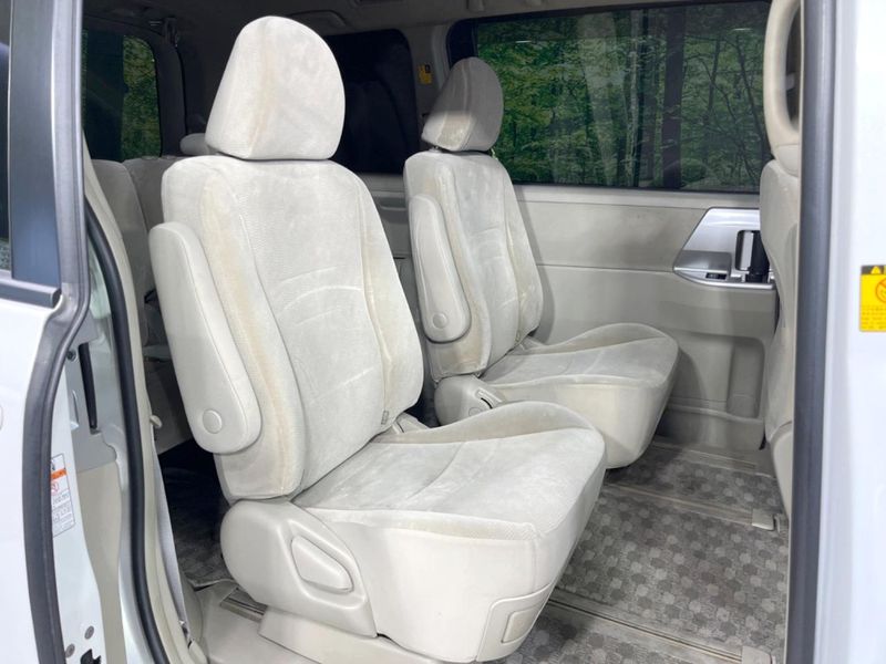 2013 Toyota Noah DBA-ZRR70G (UW-6a5d937650869)[26]