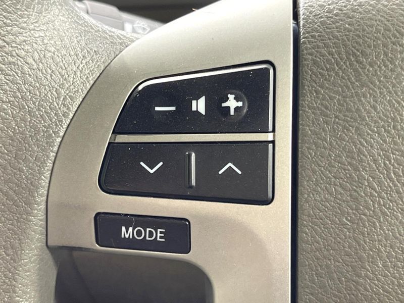 2013 Toyota Noah DBA-ZRR70G (UW-6a5d937650869)[15]
