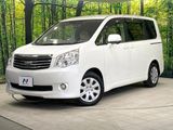2013 Toyota Noah DBA-ZRR70G