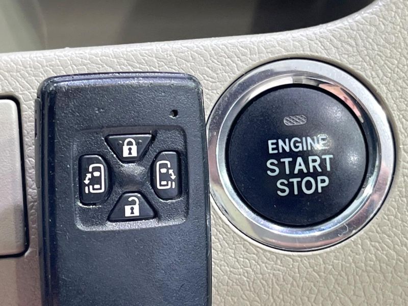 2013 Toyota Noah DBA-ZRR70G (UW-6a5d937650869)[21]