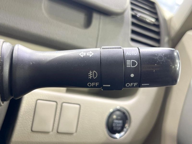 2013 Toyota Noah DBA-ZRR70G (UW-6a5d937650869)[17]