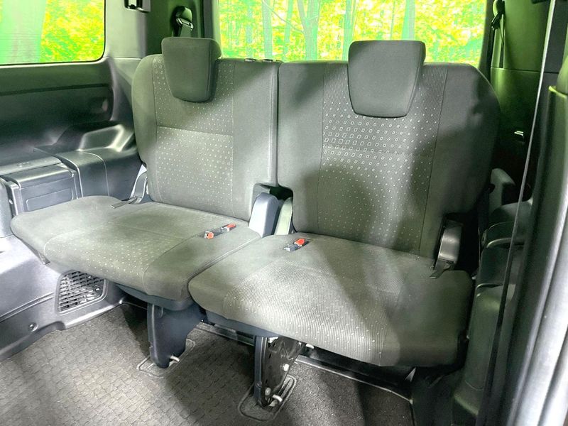 2017 Toyota Voxy DBA-ZRR80G (UW-6a5d937b930c0)[21]