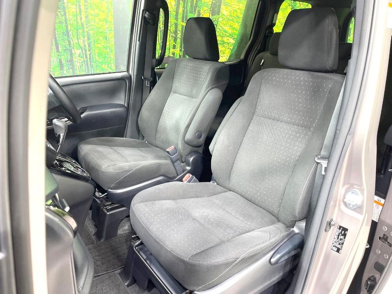 2017 Toyota Voxy DBA-ZRR80G (UW-6a5d937b930c0)[23]