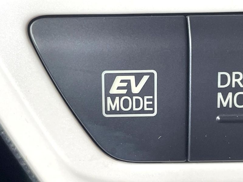 2016 Toyota Prius DAA-ZVW50 (UW-6a5d939b6c580)[23]