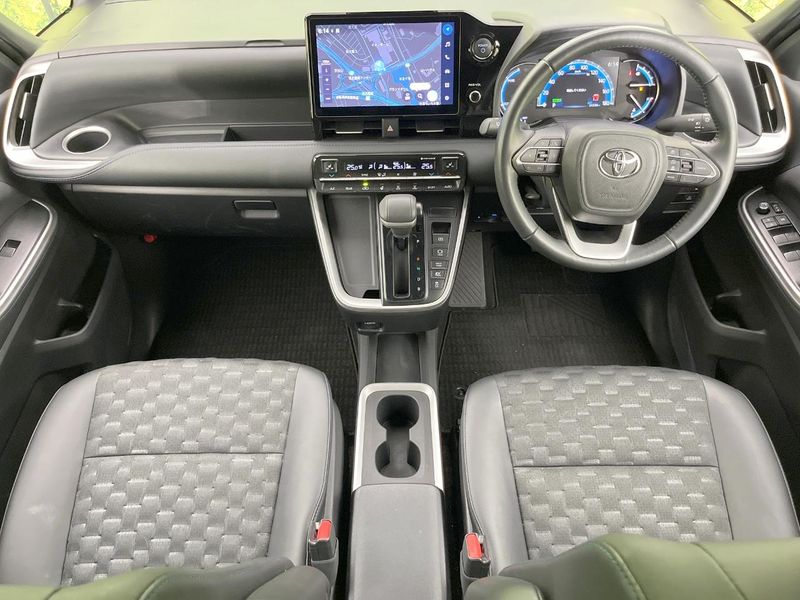 2024 Toyota Voxy 6AA-ZWR90W (UW-6a5d93b92abfc)[29]