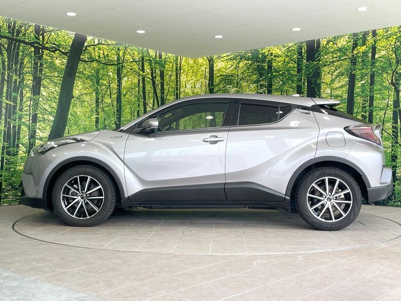 2017 Toyota C-HR DAA-ZYX10 (UW-6a5d93bfcc2b3)[5]