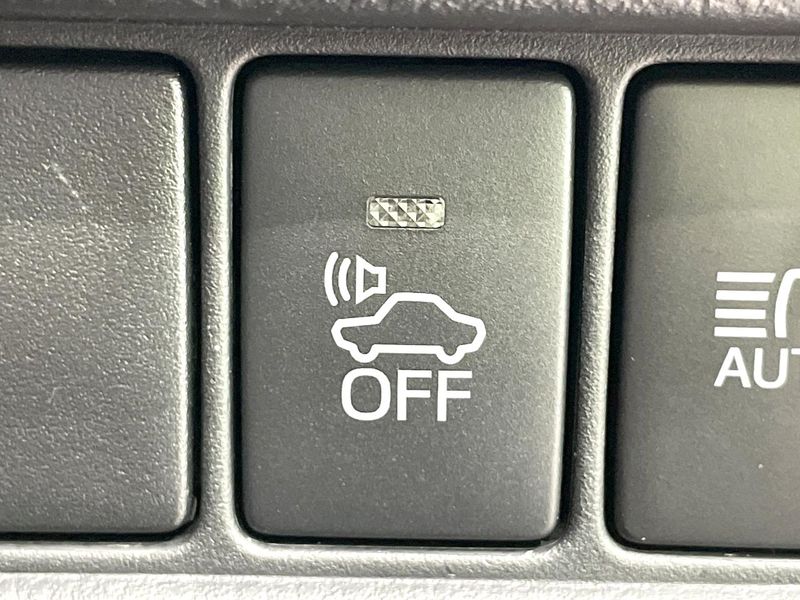 2017 Toyota C-HR DAA-ZYX10 (UW-6a5d93bfcc2b3)[26]