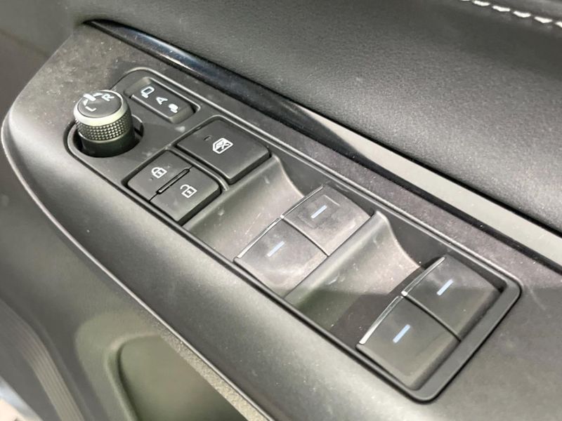 2023 Toyota Harrier Hybrid 6AA-AXUH80 (UW-6a5ee1b3b3558)[16]