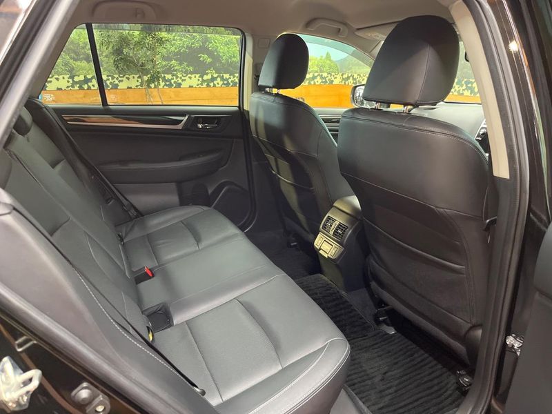 2017 Subaru Legacy Outback DBA-BS9 (UW-6a5ee1fe01c6b)[15]