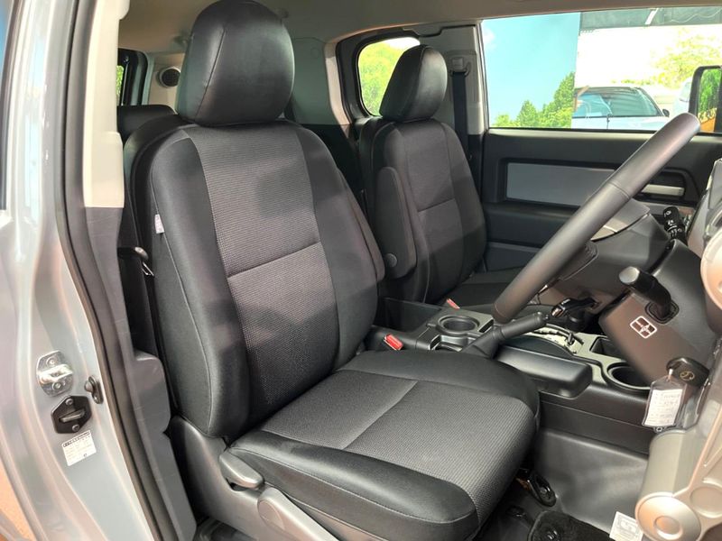2013 Toyota FJ CRUISER CBA-GSJ15W (UW-6a5ee264e2fcc)[7]