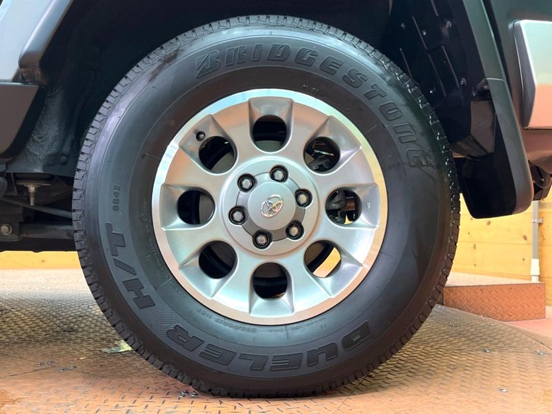 2013 Toyota FJ CRUISER CBA-GSJ15W (UW-6a5ee264e2fcc)[17]