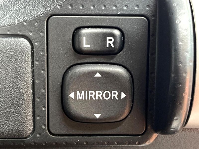 2013 Toyota FJ CRUISER CBA-GSJ15W (UW-6a5ee264e2fcc)[25]