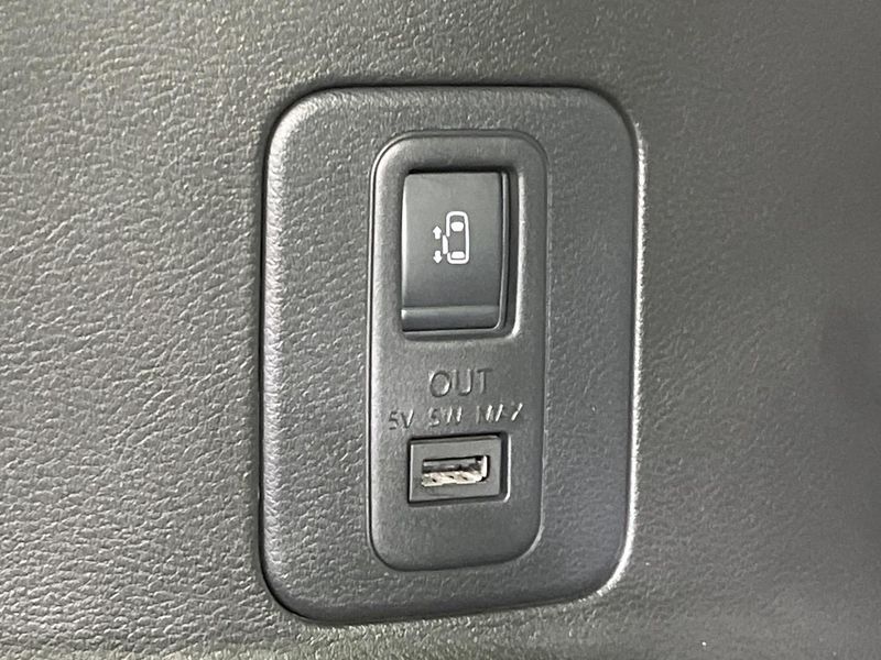 2019 Nissan Serena DAA-HFC27 (UW-6a5ee28f86e63)[22]