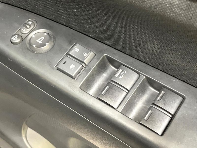 2013 Honda N-BOX CUSTOM DBA-JF1 (UW-6a5ee2ad1904e)[12]