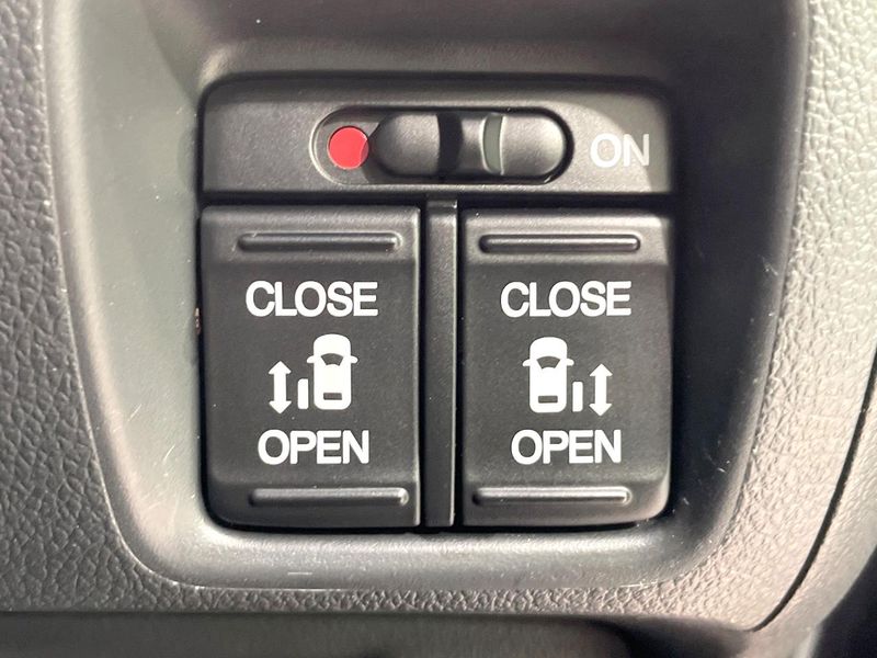2015 Honda N-BOX CUSTOM DBA-JF1 (UW-6a5ee2b0eb29e)[23]
