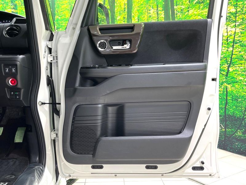 2019 Honda N-BOX CUSTOM 6BA-JF3 (UW-6a5ee2c7702ef)[18]