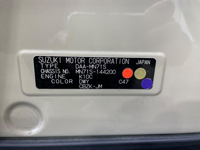 2019 Suzuki XBEE（クロスビー） DAA-MN71S (UW-6a5ee3ca0e72e)[1]