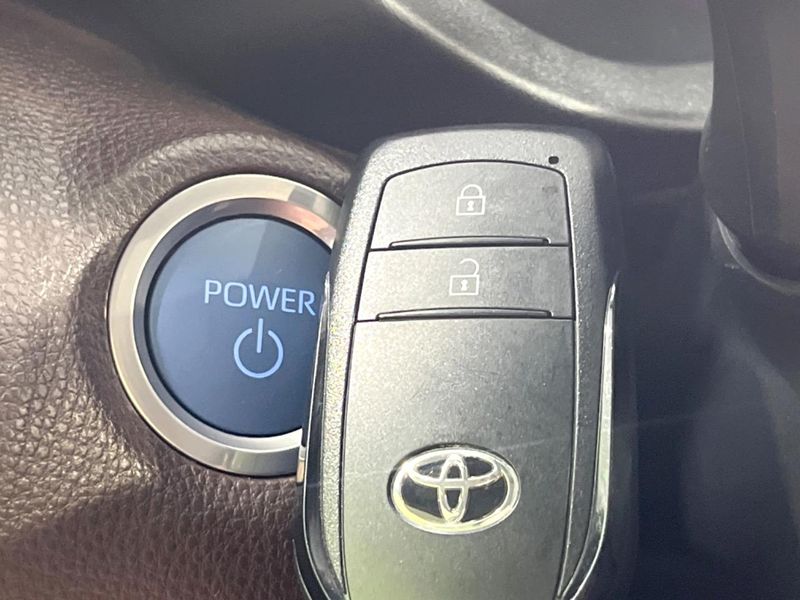 2022 Toyota Yaris Cross 6AA-MXPJ10 (UW-6a5ee4029b089)[27]