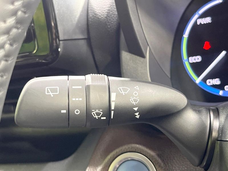 2022 Toyota Yaris Cross 6AA-MXPJ10 (UW-6a5ee4029b089)[18]