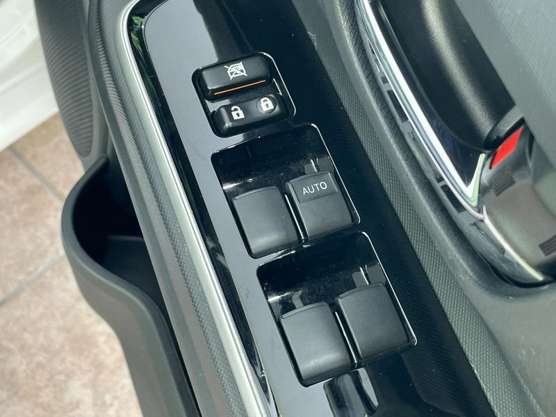 2016 Toyota Aqua DAA-NHP10 (UW-6a5ee43aa81e5)[9]
