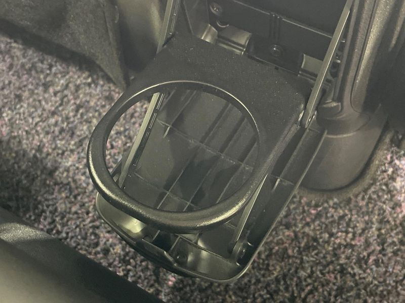 2016 Toyota Aqua DAA-NHP10 (UW-6a5ee43aa81e5)[8]