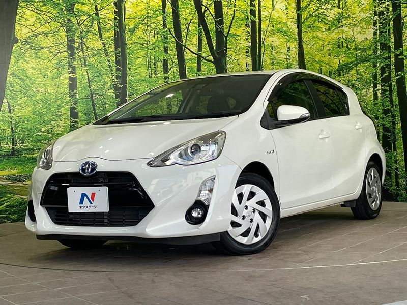 2016 Toyota Aqua DAA-NHP10 (UW-6a5ee43aa81e5)[0]