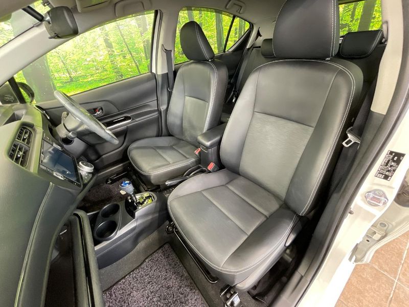 2016 Toyota Aqua DAA-NHP10 (UW-6a5ee43aa81e5)[12]
