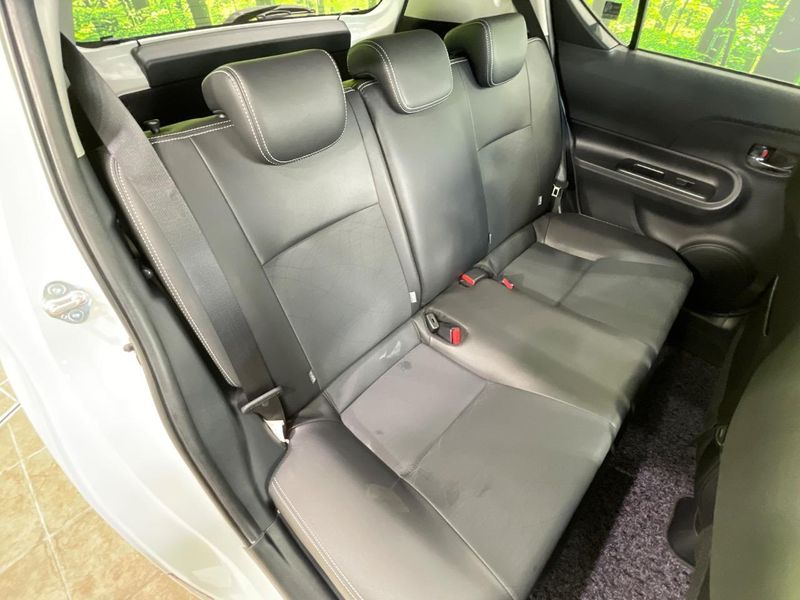 2016 Toyota Aqua DAA-NHP10 (UW-6a5ee43aa81e5)[6]