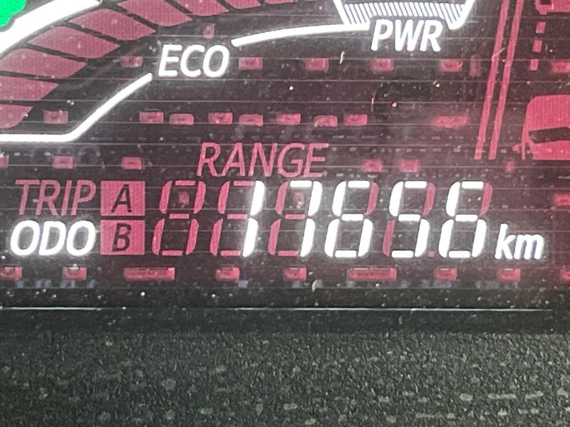 2016 Toyota Aqua DAA-NHP10 (UW-6a5ee43aa81e5)[2]