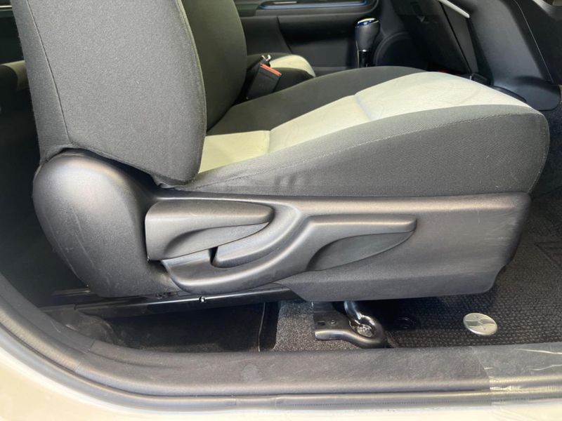 2013 Toyota Aqua DAA-NHP10 (UW-6a5ee43f08082)[27]