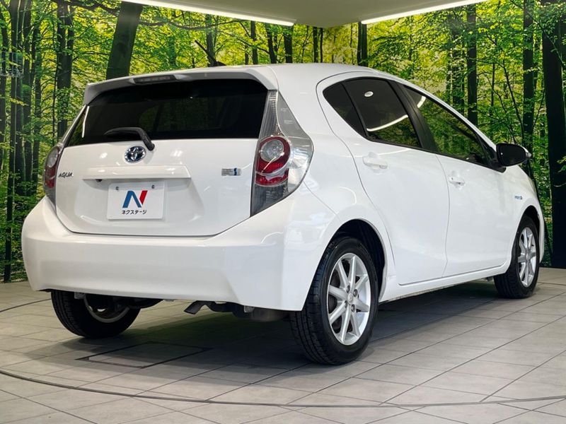 2013 Toyota Aqua DAA-NHP10 (UW-6a5ee43f08082)[7]