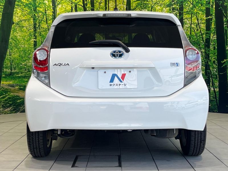 2013 Toyota Aqua DAA-NHP10 (UW-6a5ee43f08082)[8]