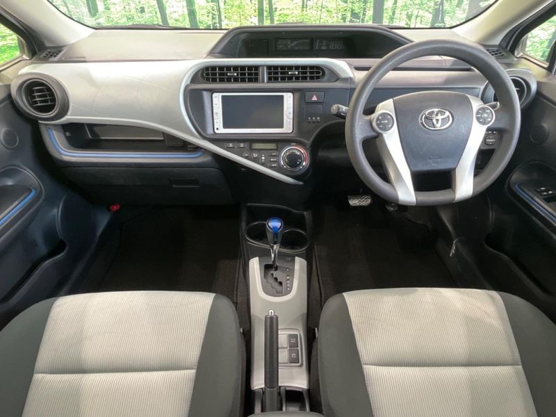 2013 Toyota Aqua DAA-NHP10 (UW-6a5ee43f08082)[22]