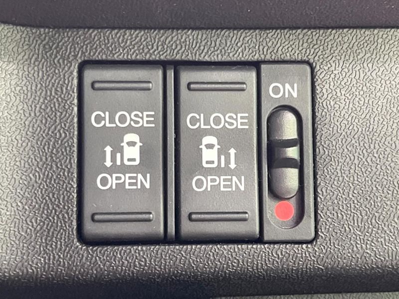 2015 Honda Step Wagon DBA-RP1 (UW-6a5ee461e8ad7)[18]