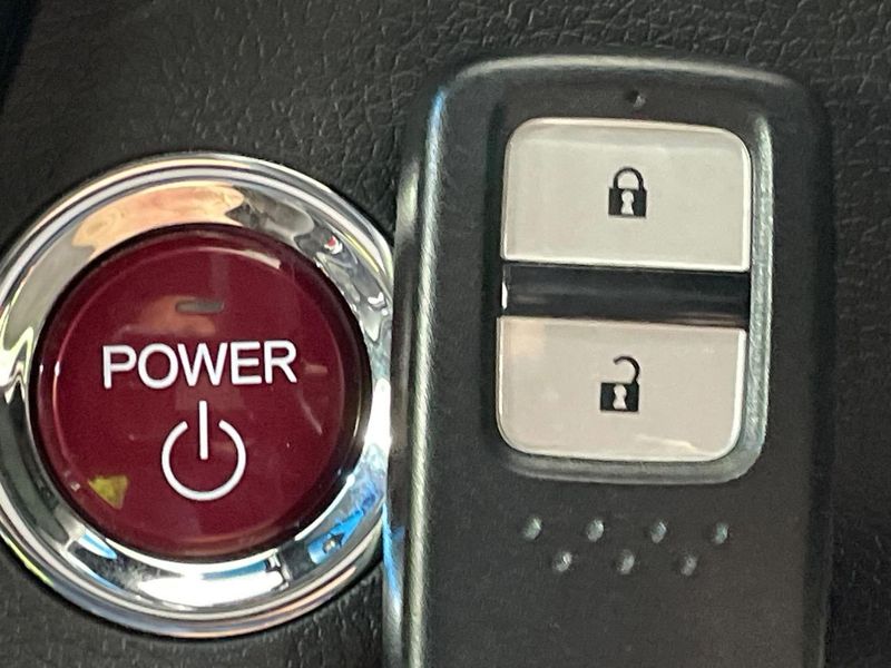 2016 Honda Vezel DAA-RU3 (UW-6a5ee46929014)[28]