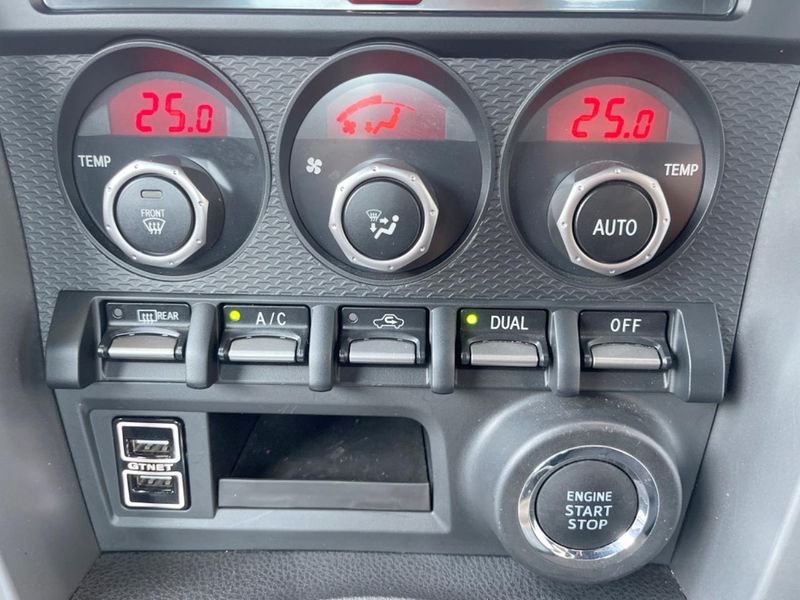2012 Toyota 86 DBA-ZN6 (UW-6a5ee4f0d84a6)[13]