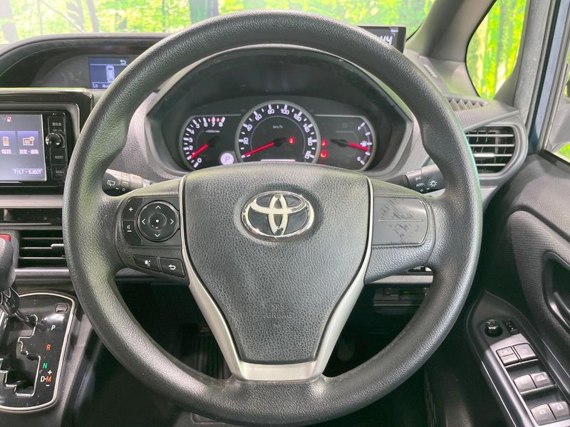 2016 Toyota Voxy DBA-ZRR80G (UW-6a5ee4f942834)[27]