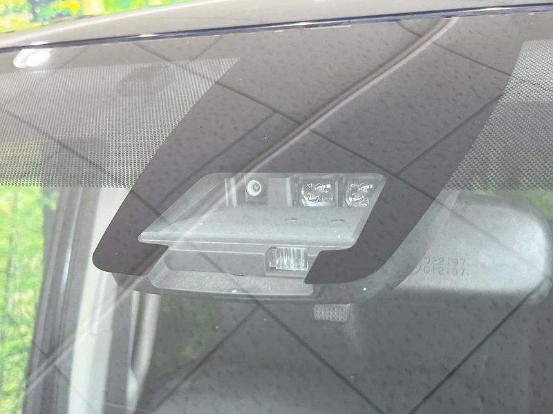 2016 Toyota Voxy DBA-ZRR80G (UW-6a5ee4f942834)[12]