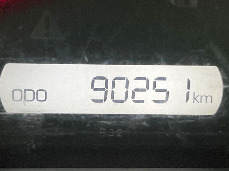 2016 Toyota Voxy DBA-ZRR80G (UW-6a5ee4f942834)[2]