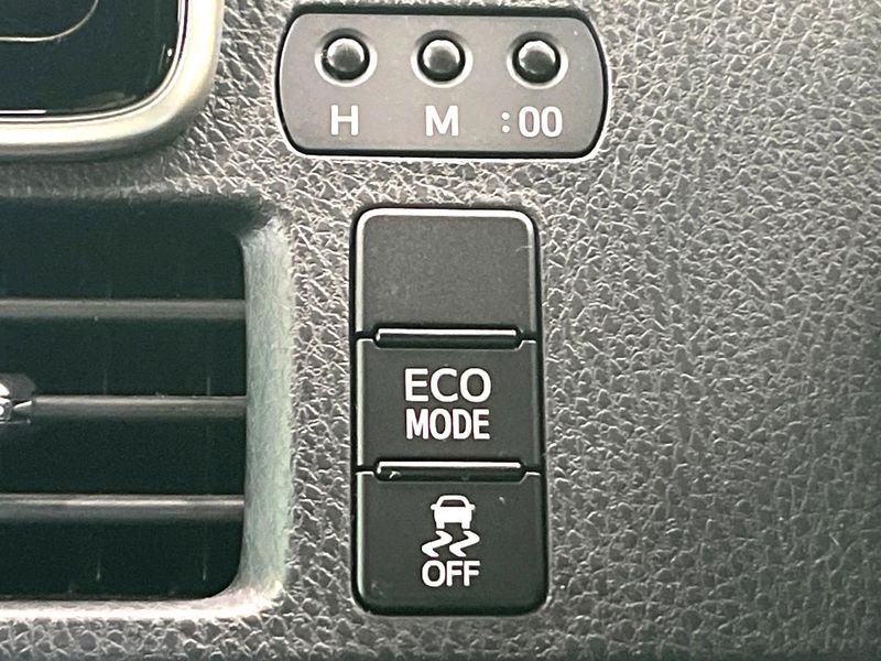 2017 Toyota Noah DBA-ZRR80G (UW-6a5ee4fccecda)[6]