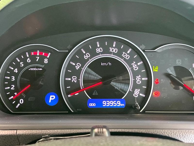 2017 Toyota Noah DBA-ZRR80G (UW-6a5ee4fccecda)[2]