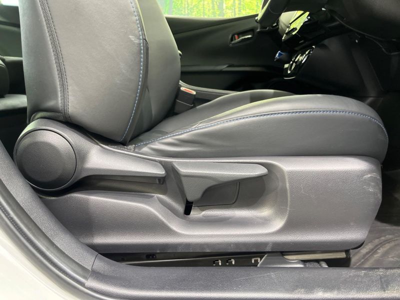 2019 Toyota Prius DAA-ZVW51 (UW-6a5ee52163f2e)[26]