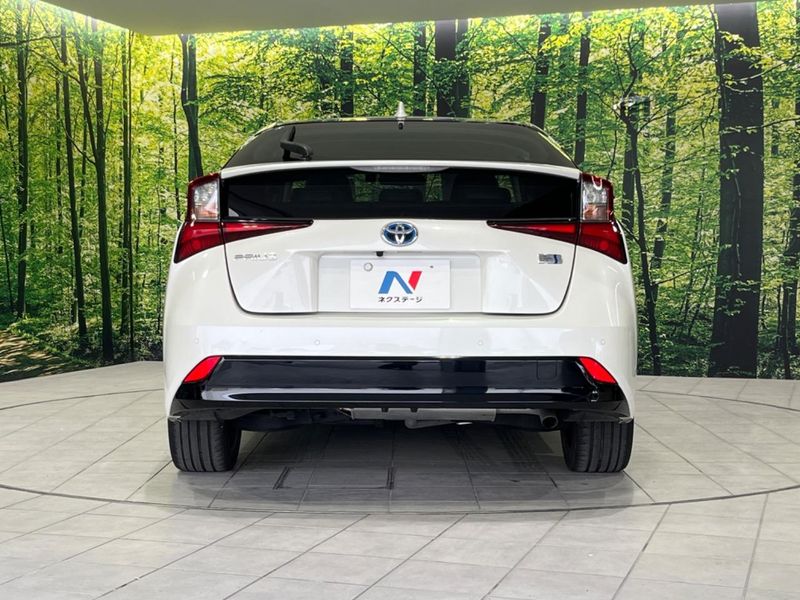 2019 Toyota Prius DAA-ZVW51 (UW-6a5ee52163f2e)[13]