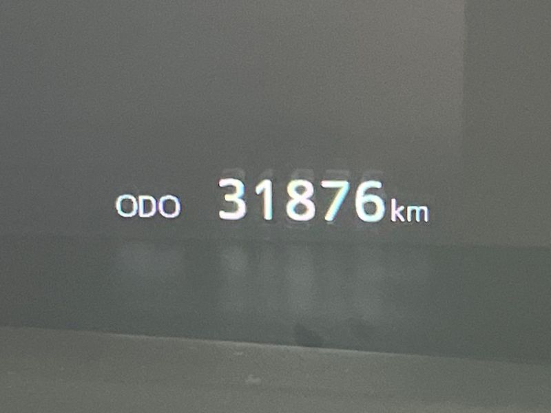 2019 Toyota Prius DAA-ZVW51 (UW-6a5ee52163f2e)[2]