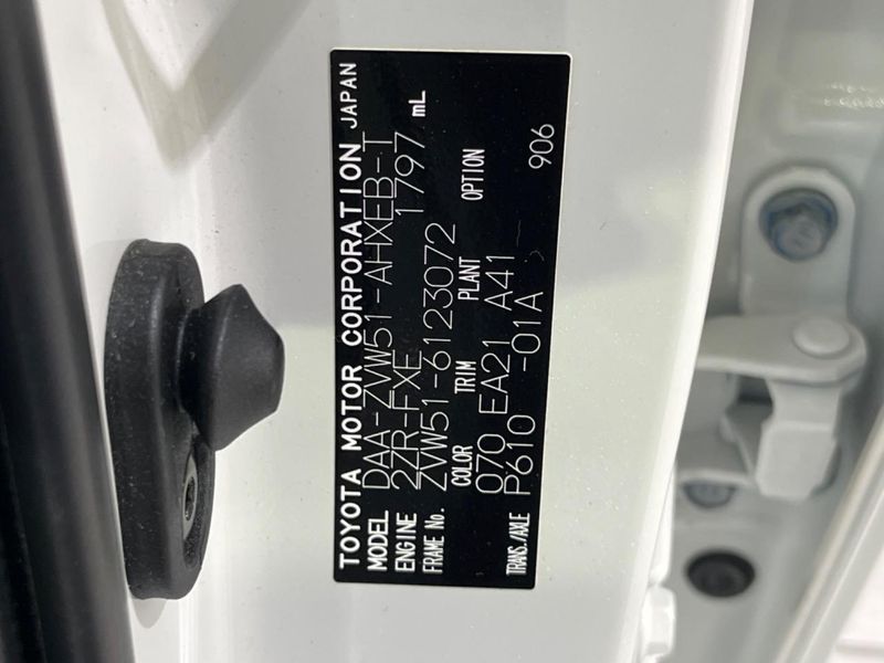 2019 Toyota Prius DAA-ZVW51 (UW-6a5ee52163f2e)[1]