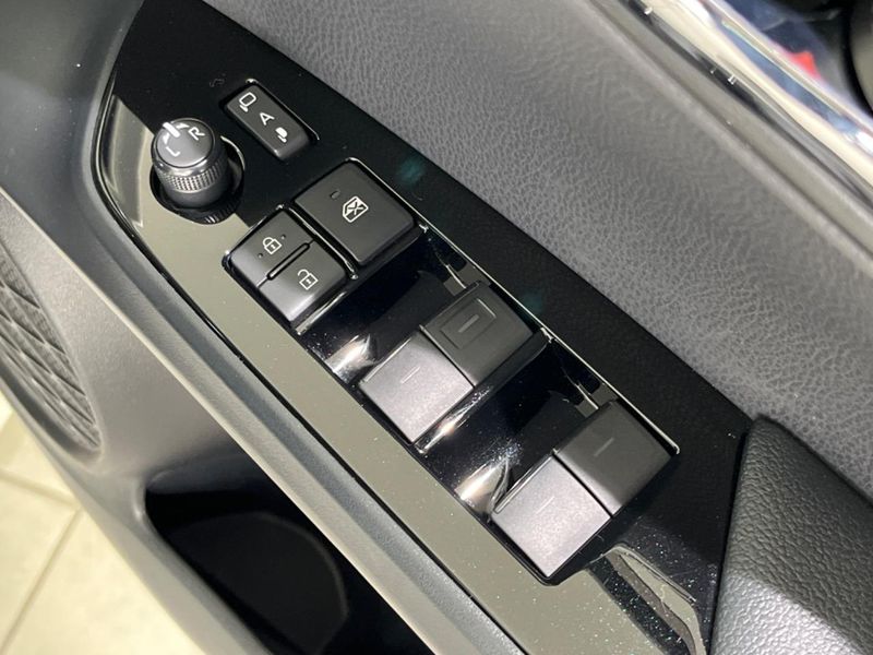 2019 Toyota Prius DAA-ZVW51 (UW-6a5ee52163f2e)[25]